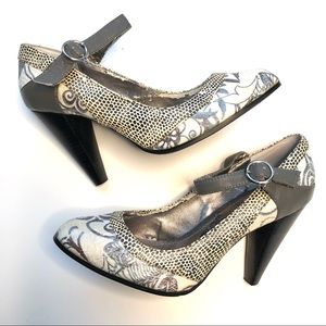 Naughty Monkey Snakeskin Strap Metallic Pump Sz8.5